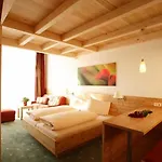 Leonhard Hotel 4*