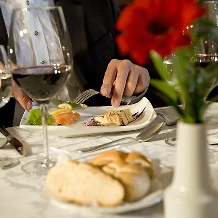 Ξενοδοχείο Leonhard