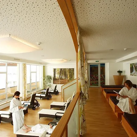 Leonhard Ξενοδοχείο 4*