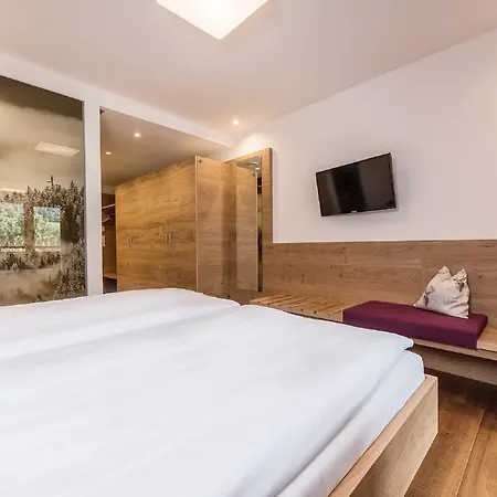 Hotel Leonhard 4*