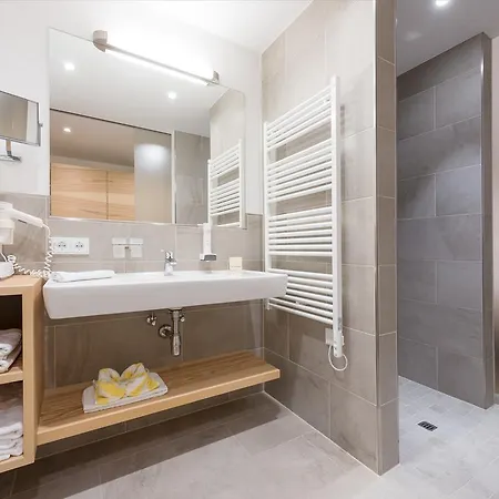 Hotel Leonhard 4*