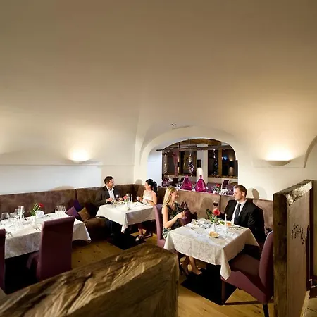 Leonhard 4* Леоганг