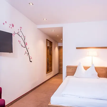 Leonhard Hotel 4*
